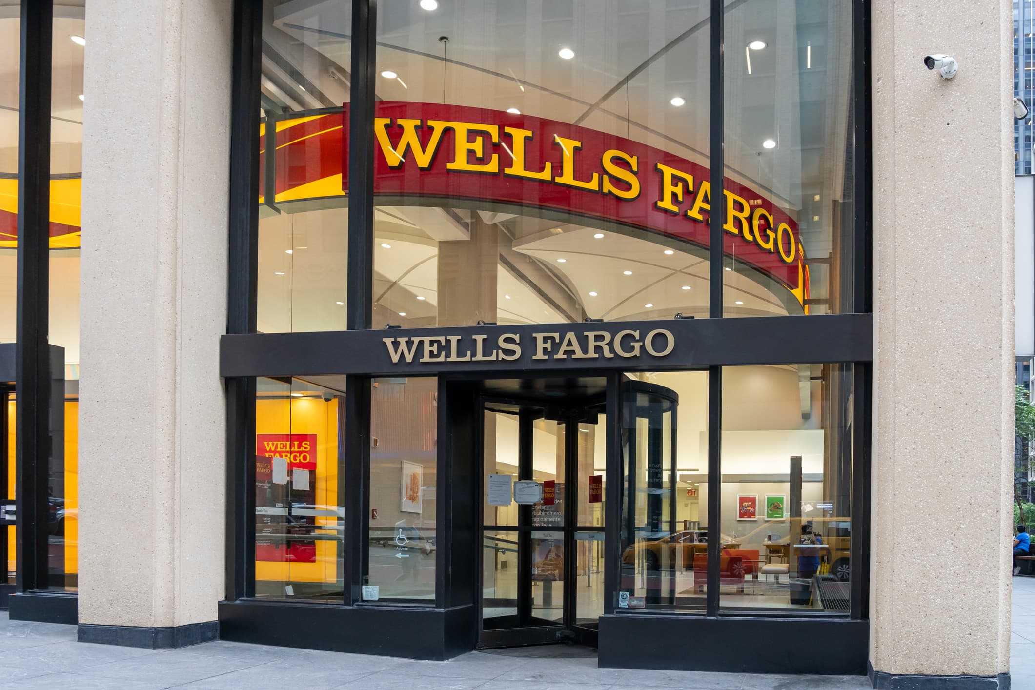 Wells Fargo bank branch exterior representing Wells Fargo Active Cash review