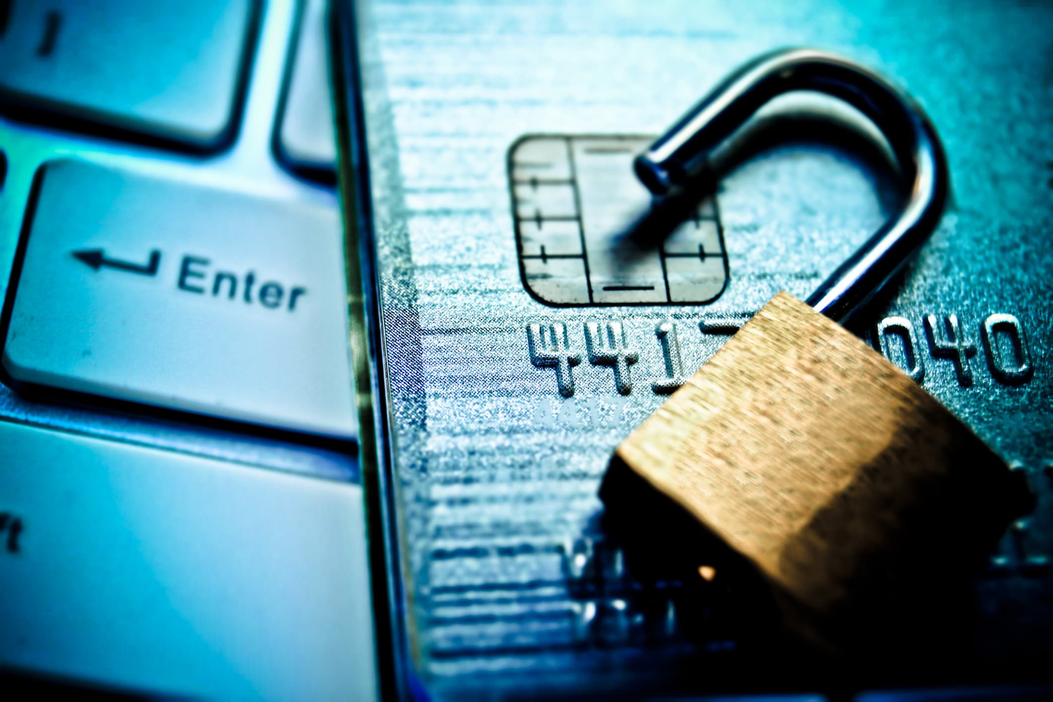 Aura review for identity theft feature image